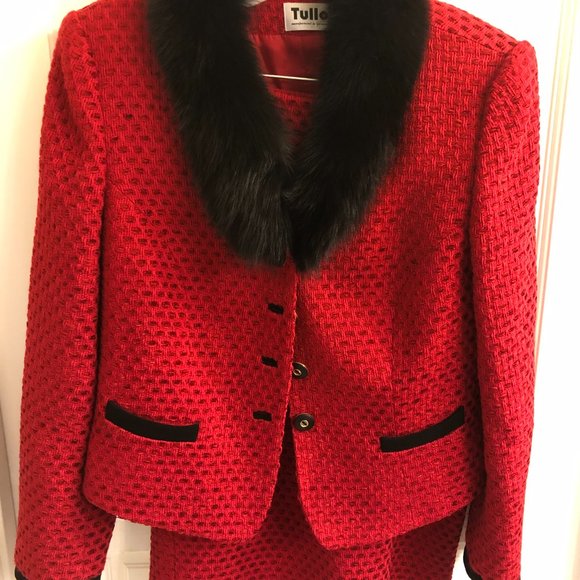 Tullo 2 piece ladie's ensemble with black fox collar - Picture 7 of 10